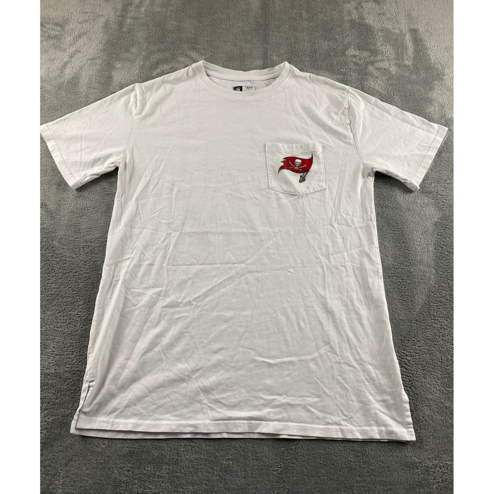 NFL Team Apparel Tampa Bay Buccaneers White Pocket Graphic T-Shirt Womens Medium